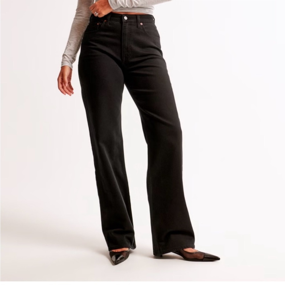 ABERCROMBIE & FITCH Women's High Rise 90's
Relaxed Jean 28/6 Curve Love